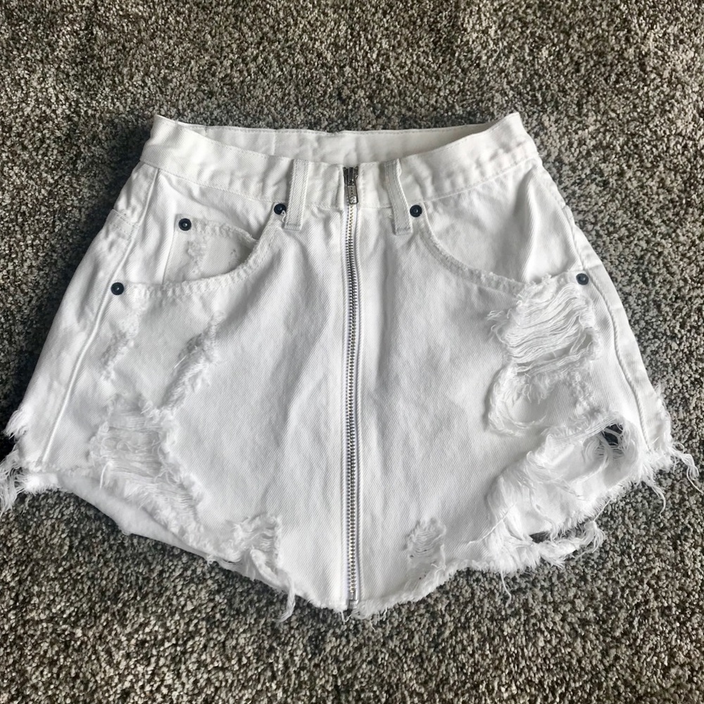 Carmar White Denim Zipper Skirt Size 25